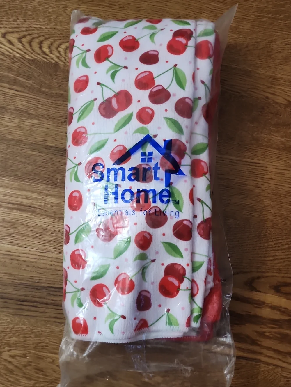 NIB Smart Home Essentials Cherry Kitchen Towel & Linens Set - 7 Pieces